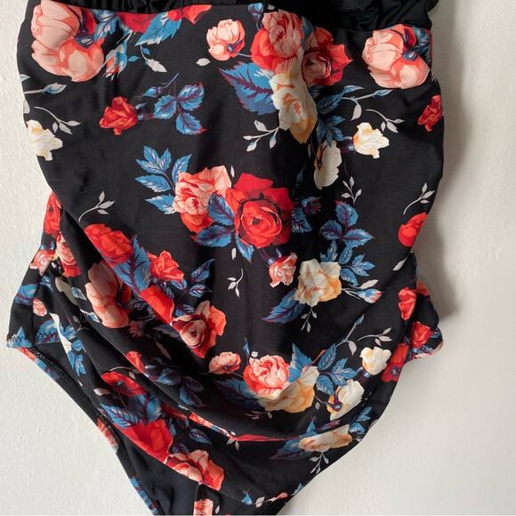 Cupshe Black Floral Woman’s One Piece Designer Swimsuit SZ M NWT - Picture 3 of 6
